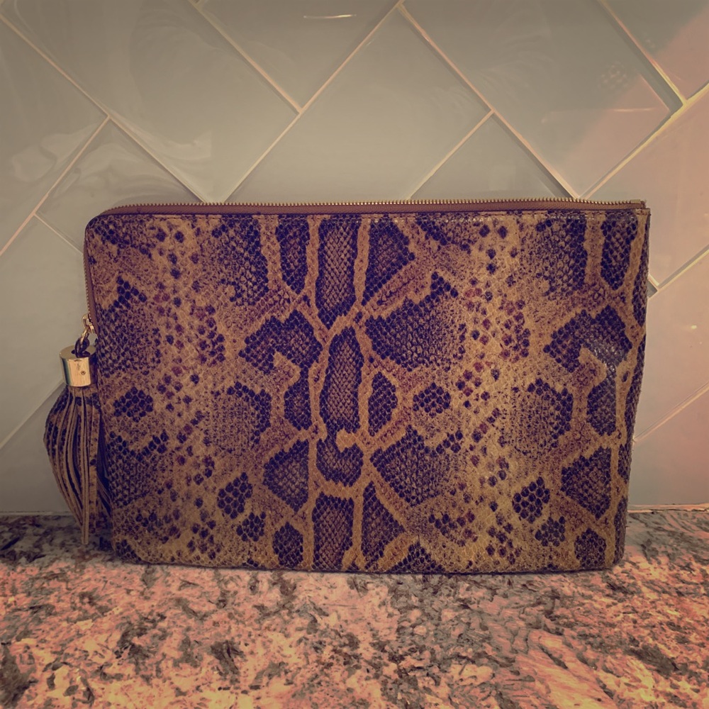 Large Clutch